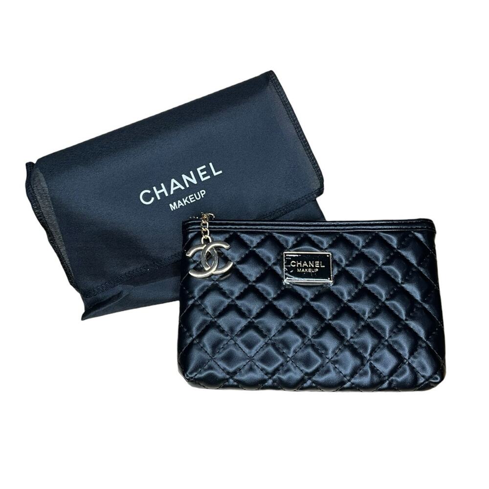 Chanel Makeup Black quilted cosmetic pouch - Picture 5 of 9